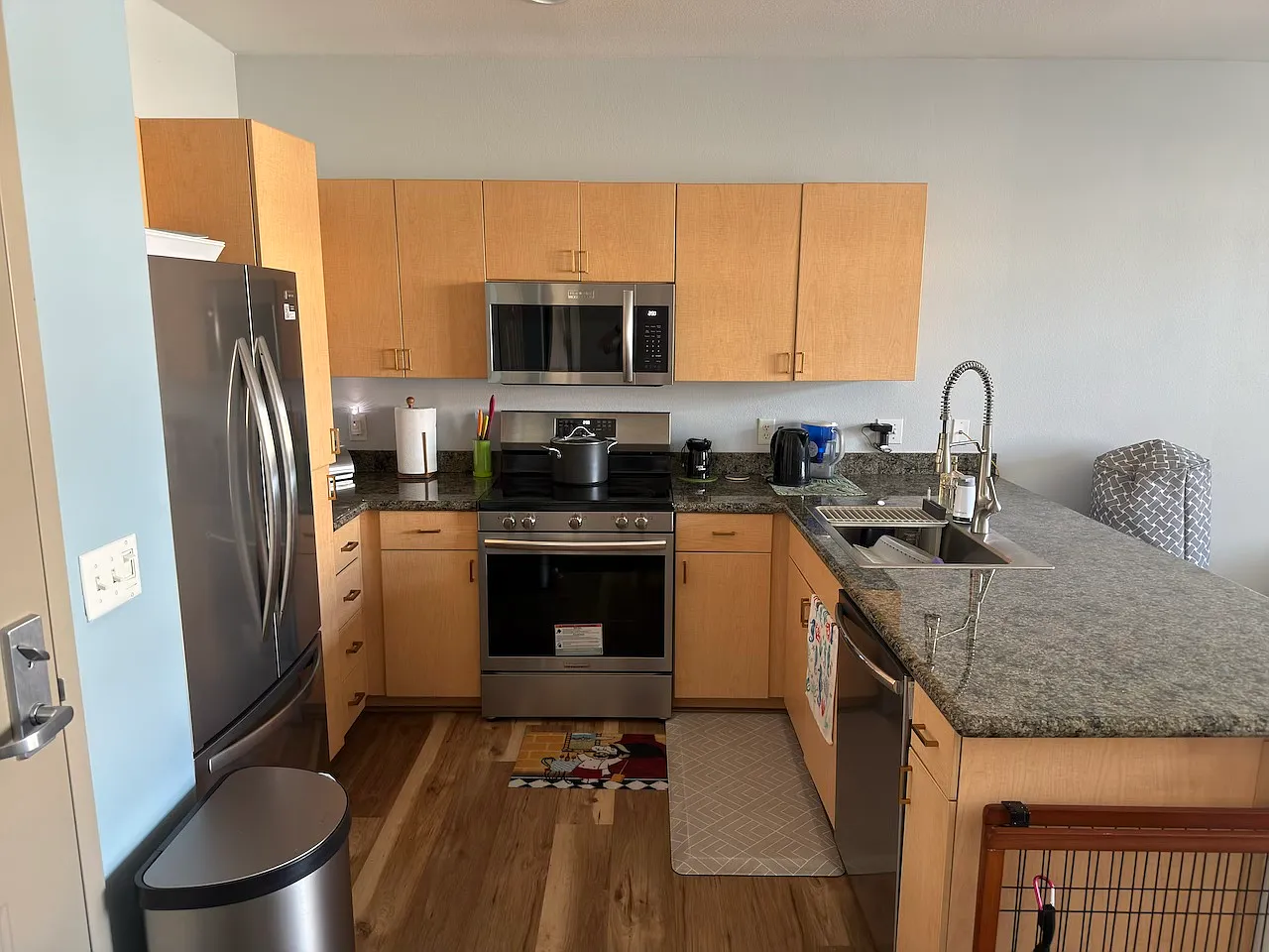 1 bed, 781 sqft, $2,898 — Photo 2