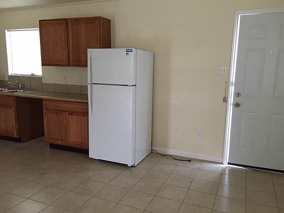4th image of 205 Wilson St