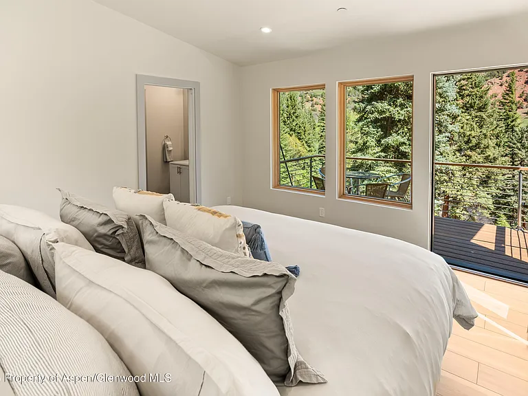 768 Kings Lake Rd — Photo 14