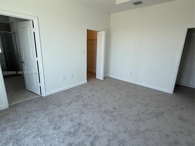 630 SE 15th St #630 — Photo 10
