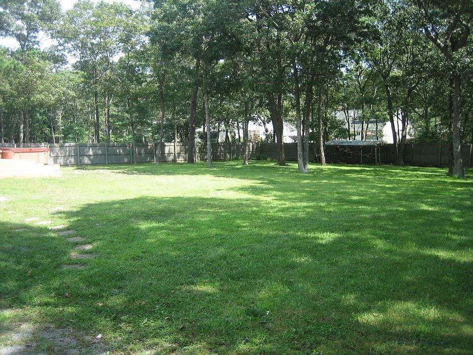 2nd image of 136 Wakeman Rd