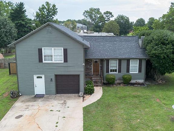 3rd image of 3802 Saddle Ridge Dr