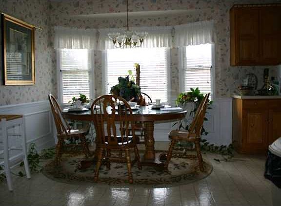 4th image of 815 Amberwood Dr