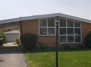 8539 W Bruce Dr, Niles, IL 60714