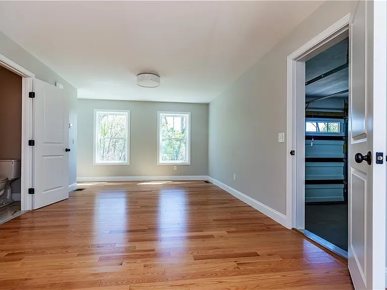 83 Cadora Ave — Photo 24