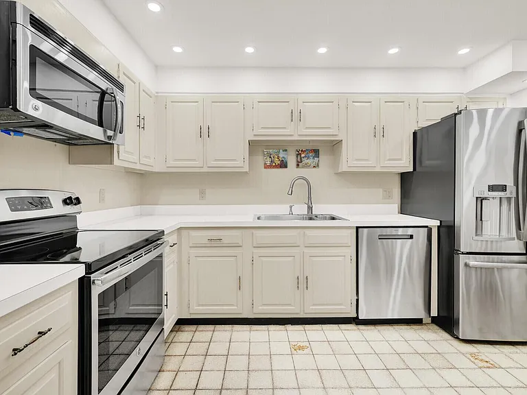 2697 N Ocean Blvd #F303 — Photo 14