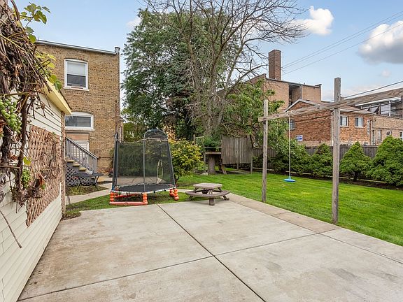 5th image of 4019 W Wellington Ave