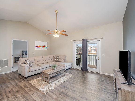 2nd image of 150 Cave Run Dr APT 7