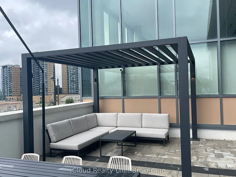 15 Wellington St S #211 — Photo 11