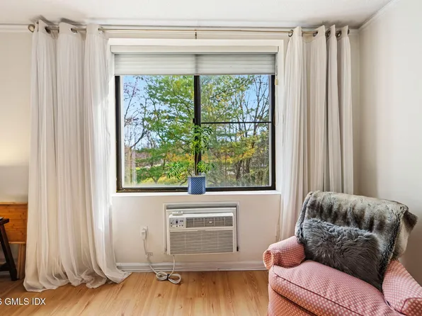 1535 E Putnam Ave APT 307, Greenwich, CT 06870