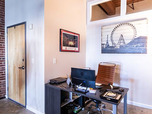 3rd image of 1015 Washington Ave APT 605