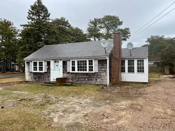 6 Elliot Dr, West Harwich, MA 02671