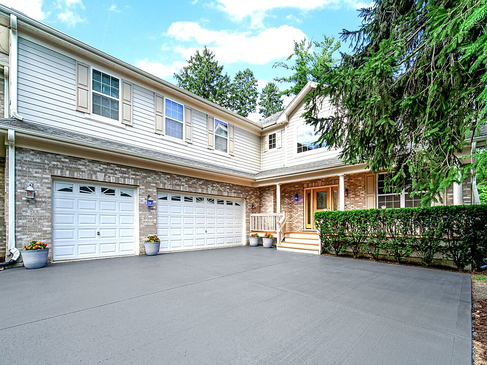 1st image of 361 S Quentin Rd