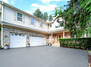 361 S Quentin Rd, Palatine, IL 60067