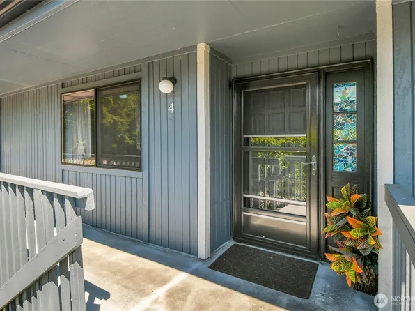 8015 196th Street SW #4A, Edmonds, WA 98026