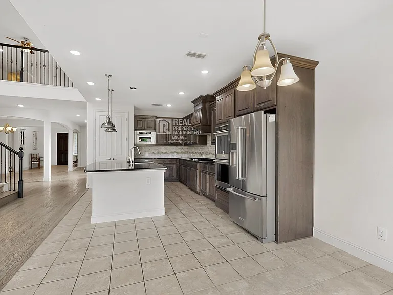 151 Darian Dr — Photo 12
