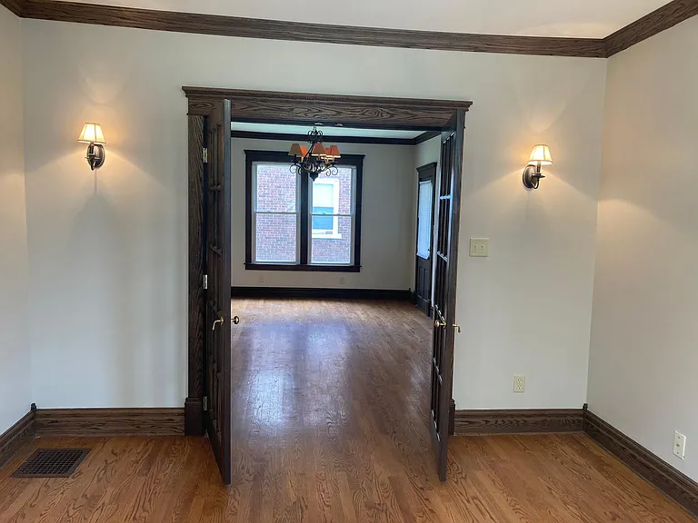 408 W Columbia Ave — Photo 3