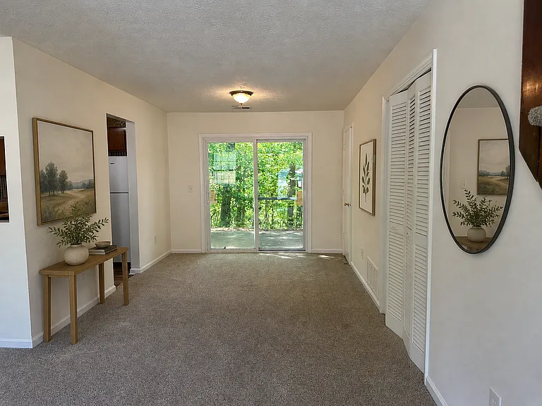 1945 Padgett Dr — Photo 4