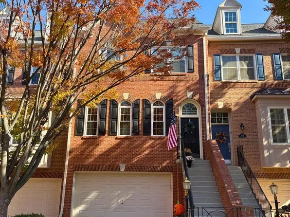4637 Latrobe Pl, Alexandria, VA 22311