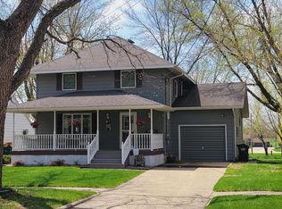 165 W 5th St N, Cottonwood, MN 56229