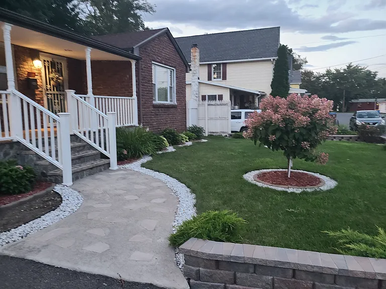 Tucked away in one of Kingston's best family neighborhoods