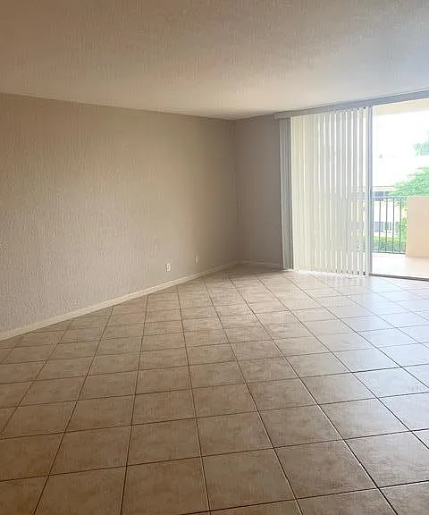 1000 Spanish River Rd #3B — Photo 3