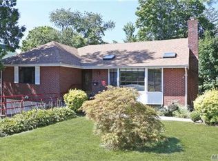 27 Allenwood Rd, Great Neck, NY 11023