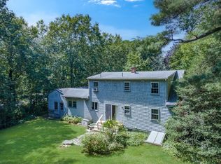7 Tupola Ln, Mattapoisett, MA 02739