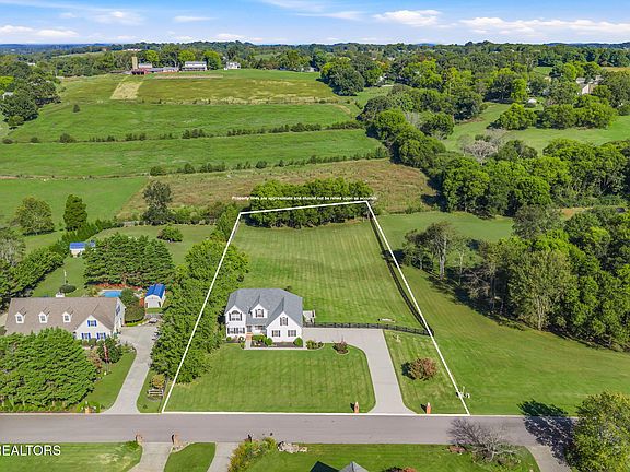 2nd image of 3716 Laurel Ridge Dr