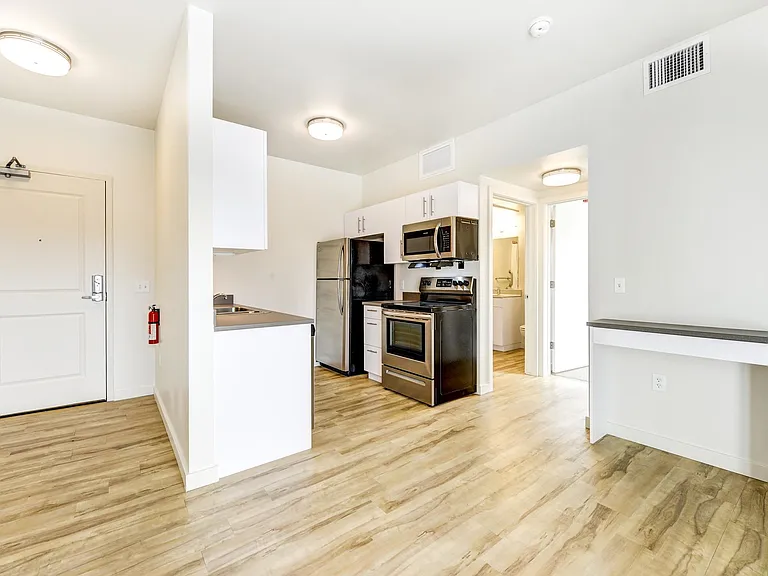 1220 Mapleton Ave — Photo 3