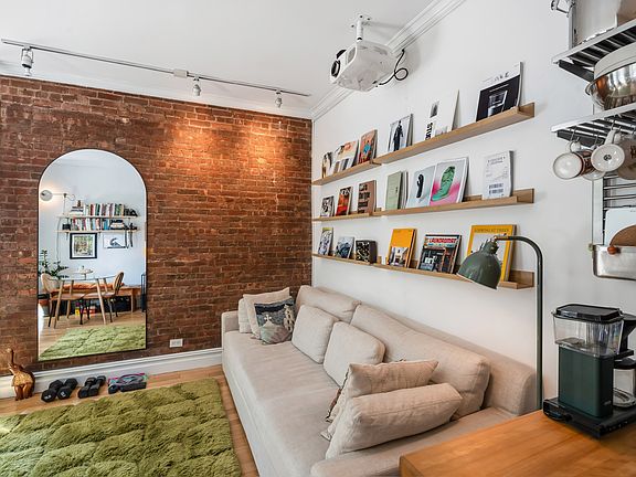 4th image of 29 1/2 Morton St APT 2B