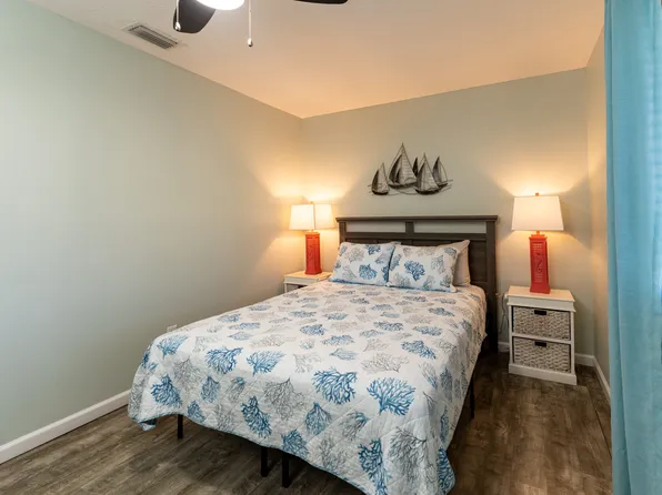 138 Robin Ln, Panama City Beach, FL 32407