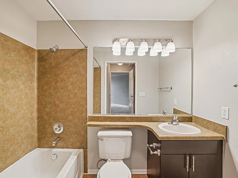 The Audrey at Belltown — Photo 10