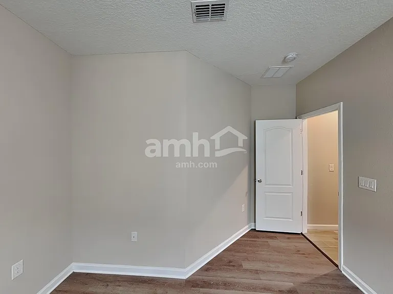 37 Trumpco Dr — Photo 20