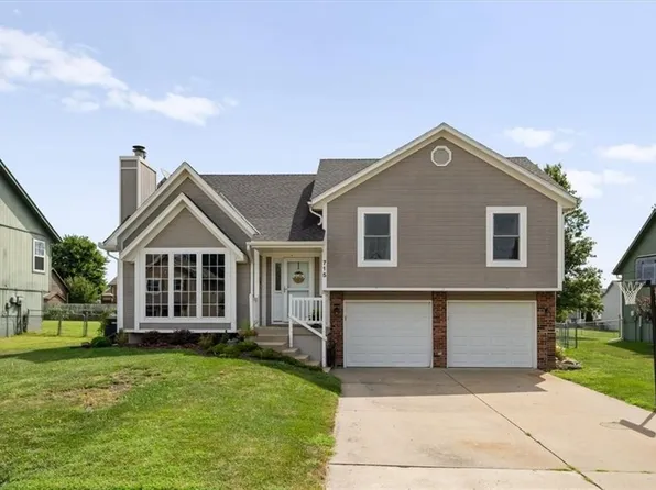 715 Shiloh Dr, Raymore, MO 64083