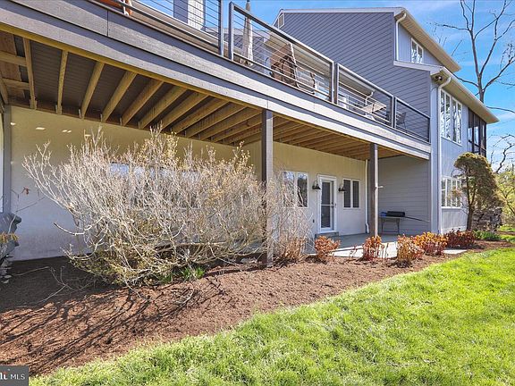 5th image of 241 Blossom Ct