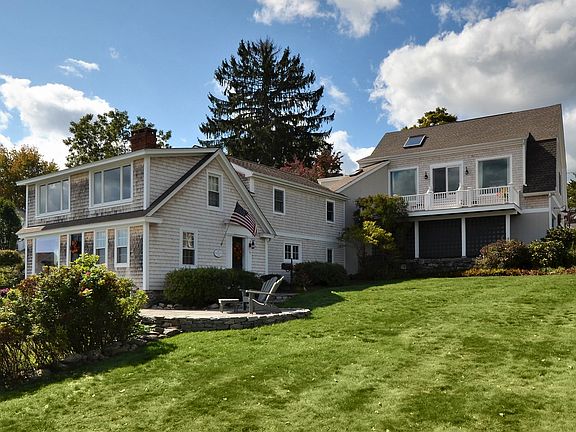 22 Little Point Street