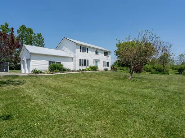 16 Old Farm Dr, Constantia, NY 13044