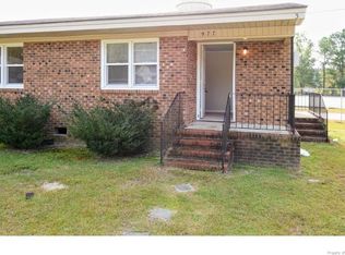 977 Domain Dr, Fayetteville, NC 28311