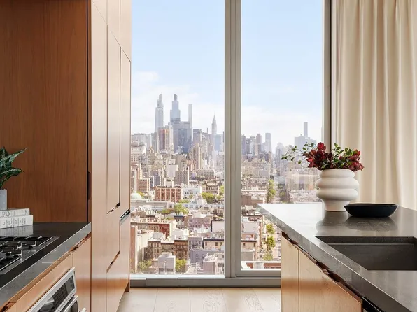 215 Chrystie Street image 4 of 17