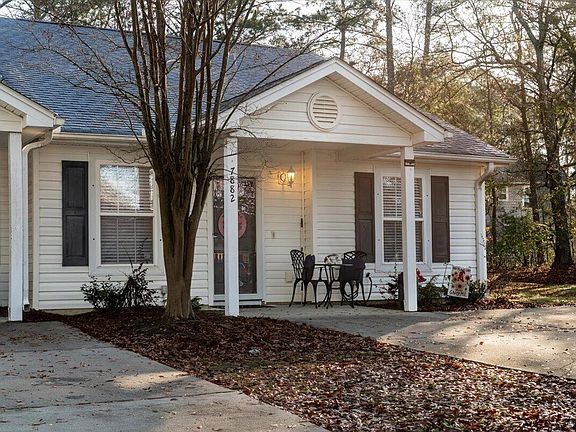 3rd image of 7882 Montview Rd