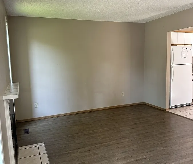209 Thomson Ave #1 — Photo 1