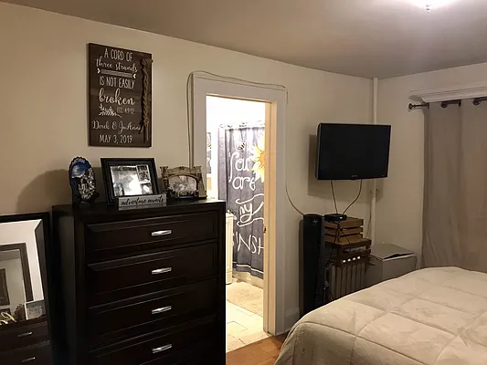 Rented by Voro, LLC | media 52