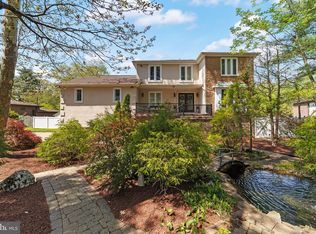 11 N Woodleigh Dr, Cherry Hill, NJ 08003