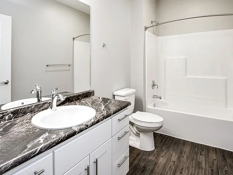 Deerfield Apartments & Chateaus — Photo 14