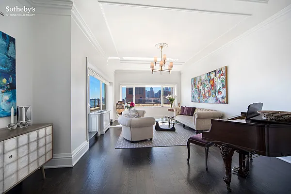 Sold by Sotheby's International Realty | media 14