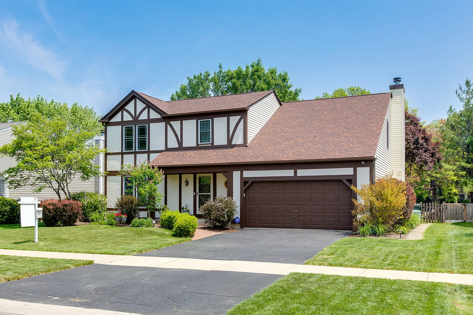 981 Royal Glen Ln photo 1