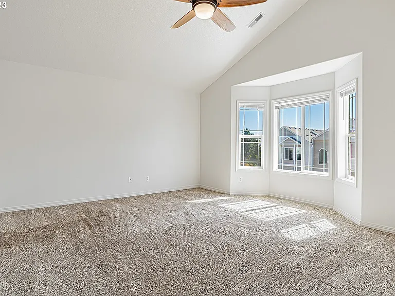 5700 NE 82nd Ave — Photo 15