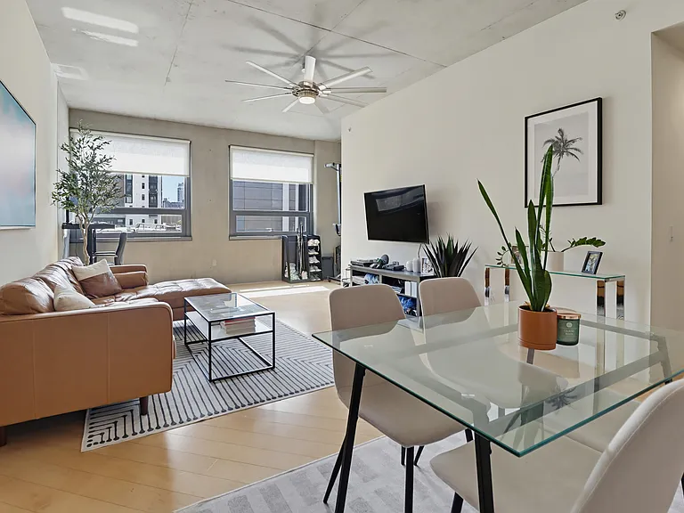 1494 Union St #302 — Photo 3