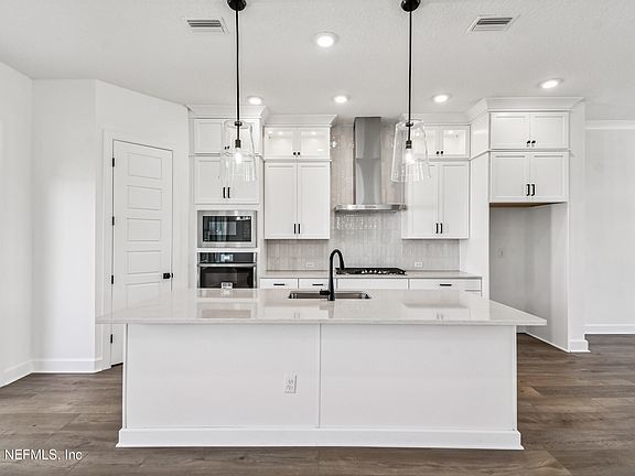 2nd image of 11923 MIRACLE WOODS Way